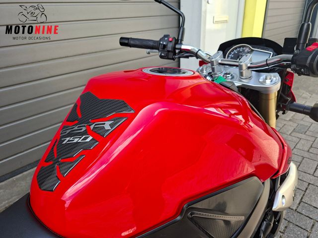 suzuki - gsr-750