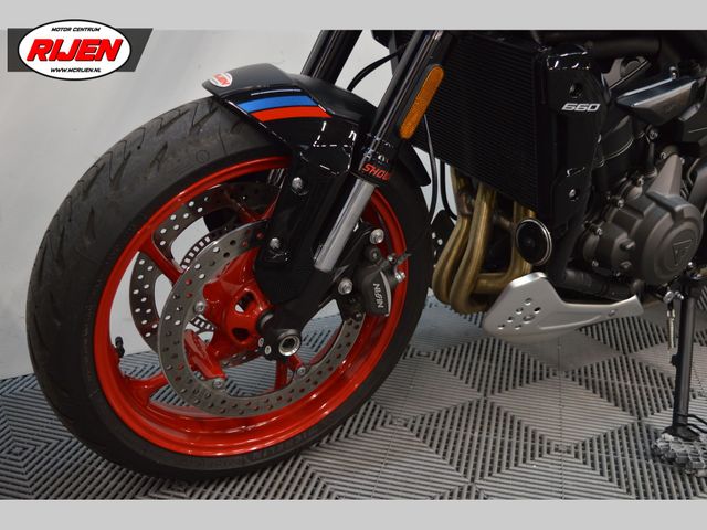 triumph - trident-660-triple-tribute-edition