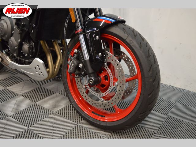 triumph - trident-660-triple-tribute-edition