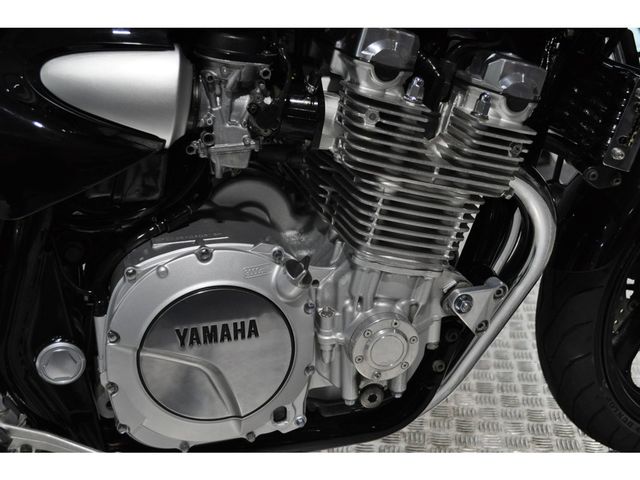 yamaha - xjr-1300