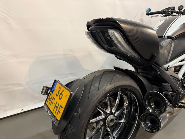 ducati - diavel-carbon
