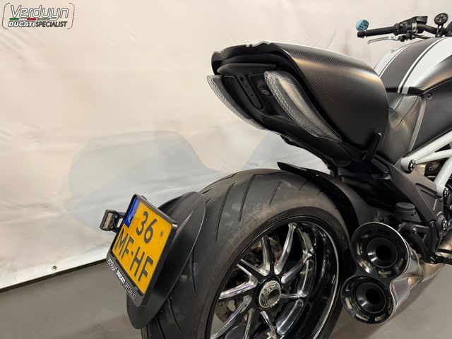 ducati - diavel-carbon