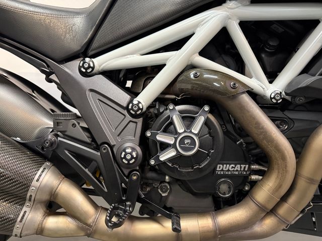ducati - diavel-carbon