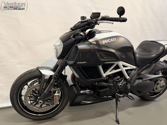 ducati - diavel-carbon