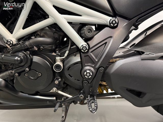 ducati - diavel-carbon