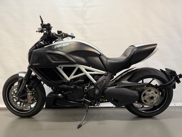 ducati - diavel-carbon