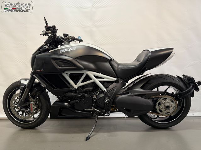 ducati - diavel-carbon