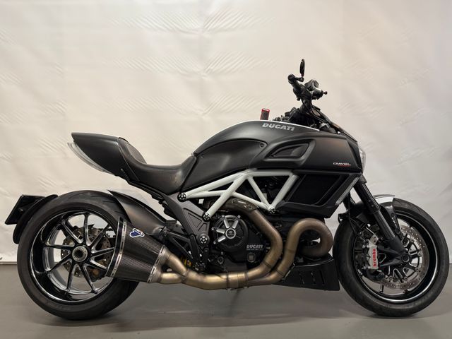 ducati - diavel-carbon