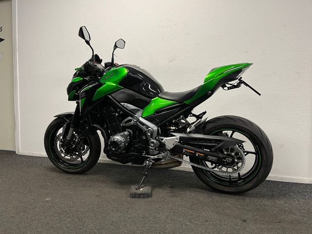 kawasaki - z900