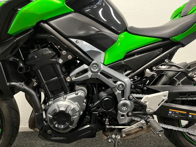 kawasaki - z900