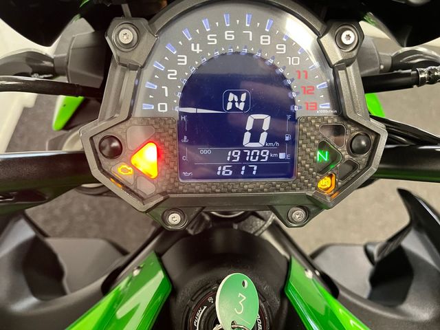 kawasaki - z900