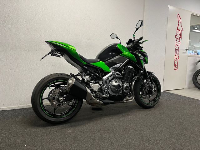 kawasaki - z900