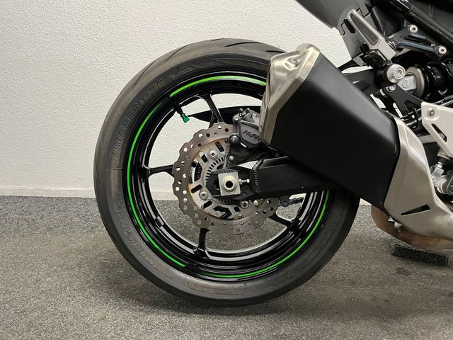 kawasaki - z900