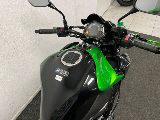 kawasaki - z900