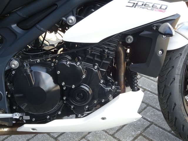 triumph - speed-triple-1050