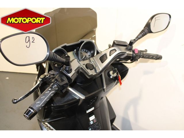 kawasaki - j-300