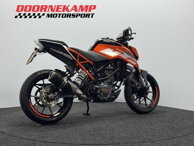 ktm - 125-duke