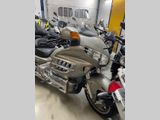 HONDA GL 1800 GOLDWING TOURING DELUXE