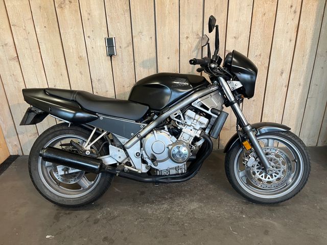 honda - cb-1