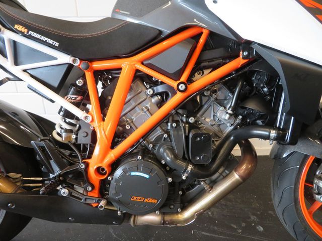 ktm - 1290-super-duke-r