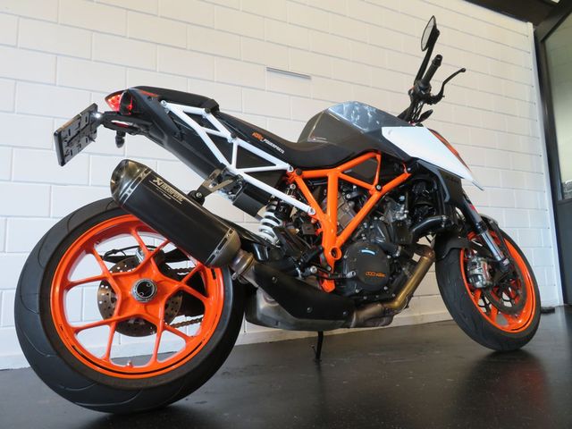 ktm - 1290-super-duke-r