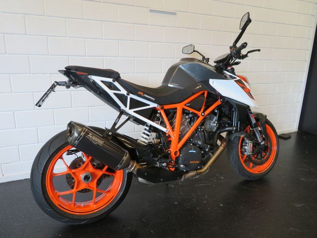 ktm - 1290-super-duke-r