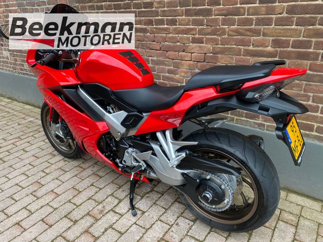 honda - vfr-800