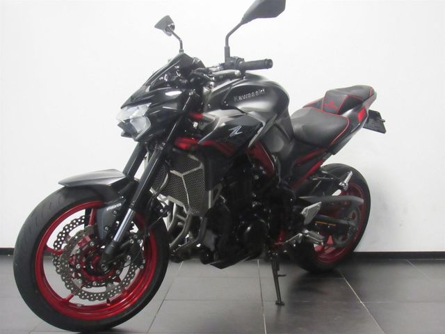 kawasaki - z900