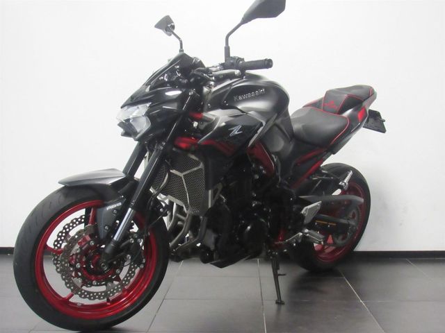 kawasaki - z900