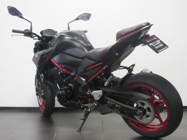 kawasaki - z900
