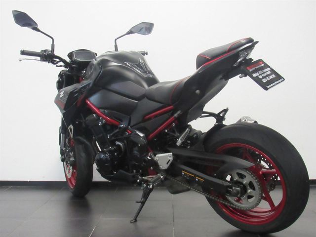kawasaki - z900