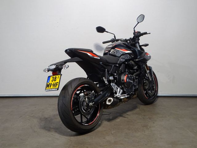 suzuki - gsx-8s