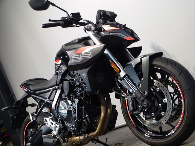 suzuki - gsx-8s