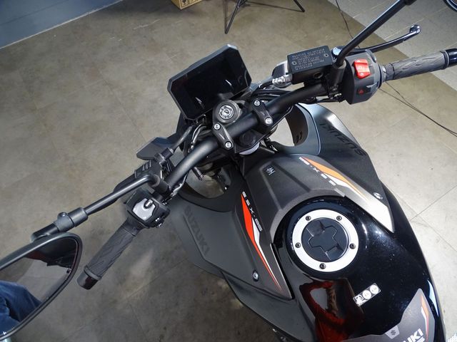 suzuki - gsx-8s