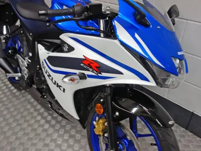 SUZUKI GSX-R 125 ABS – foto 4