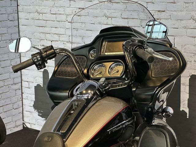 harley-davidson - road-glide-ultra-fltru