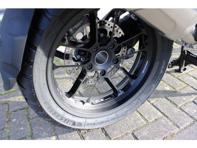 bmw - r-1300-gs-adventure