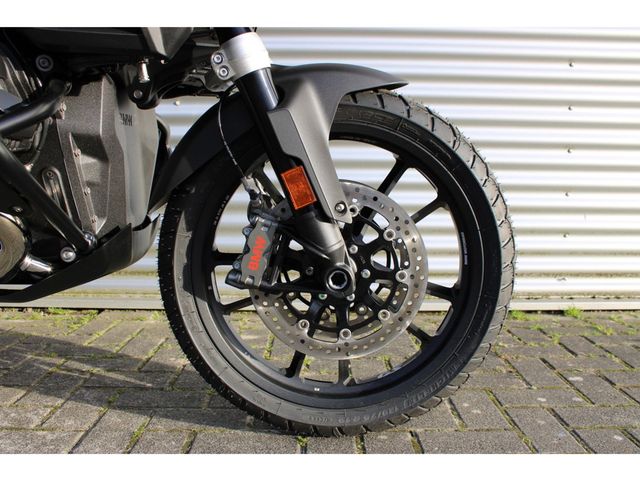 bmw - r-1300-gs-adventure