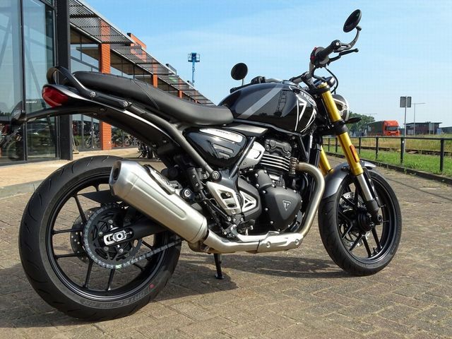 triumph - speed-400