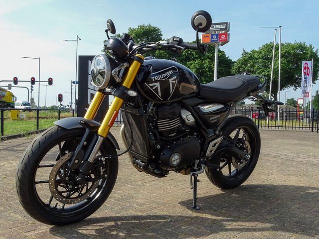 triumph - speed-400