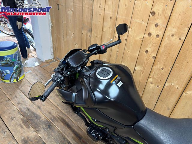 kawasaki - z900