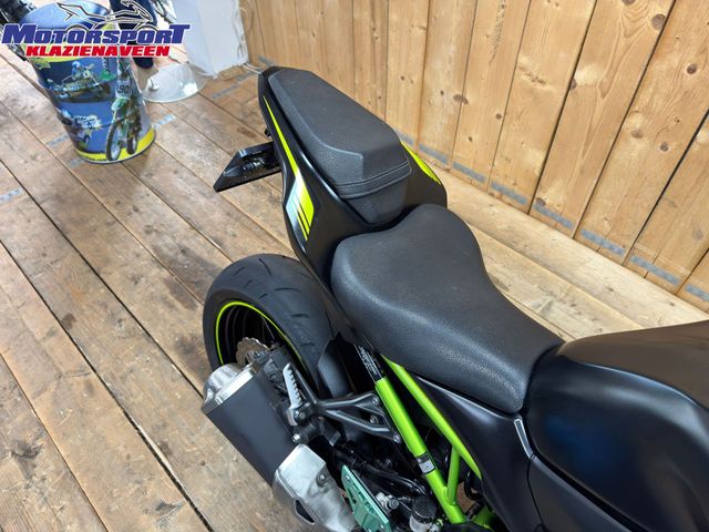 kawasaki - z900