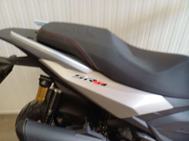 aprilia - sr-gt-400