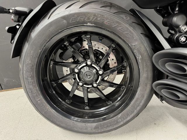 triumph - rocket-3-storm-gt