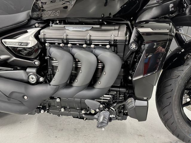 triumph - rocket-3-storm-gt