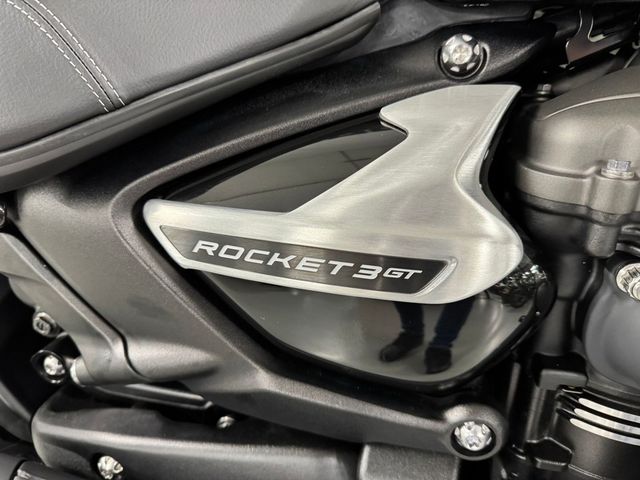 triumph - rocket-3-storm-gt