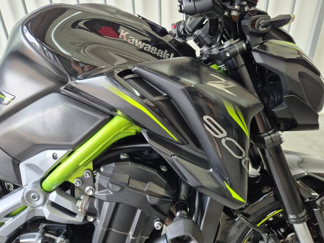 kawasaki - z900
