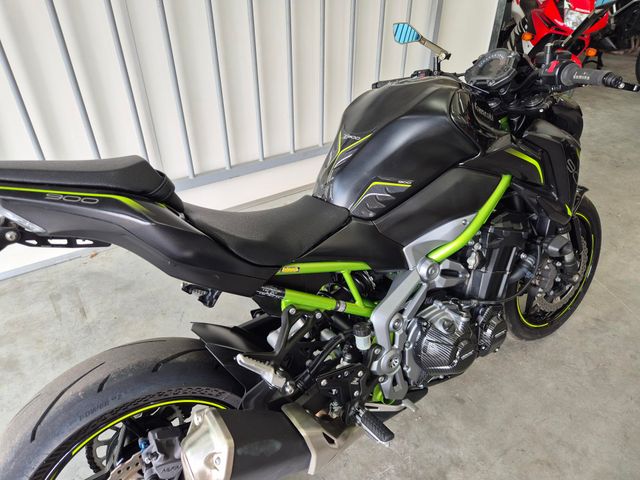 kawasaki - z900