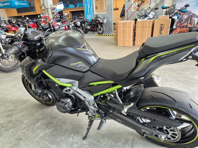 kawasaki - z900