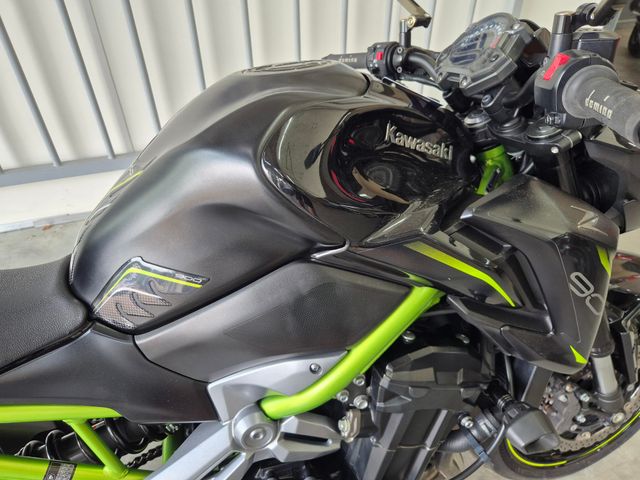 kawasaki - z900